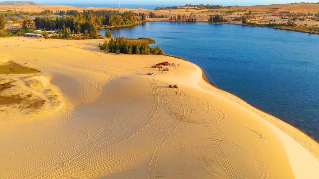 Bàu Trắng – tiểu sa mạc sahara giữa lòng Mũi Né, Phan Thiết